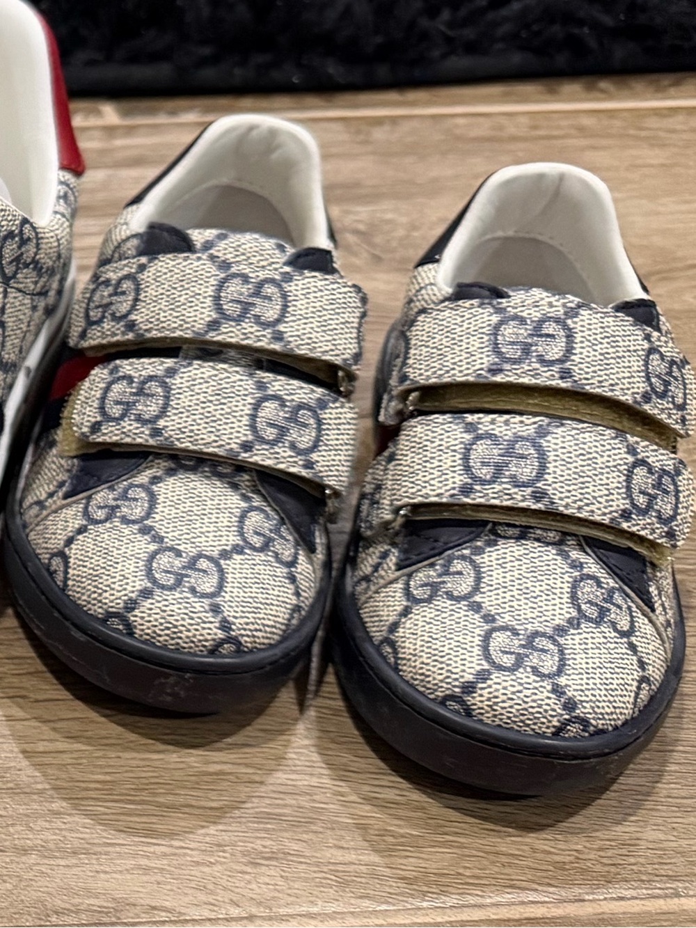 Toddler Gucci GG Supreme Sneakers in Beige with Red & Navy Stripe